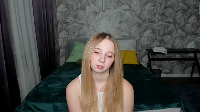 Show modela Esme_Brady na web-kameri