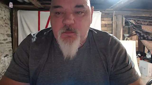 Chatroom XXX en direct de Newfiesausage1972