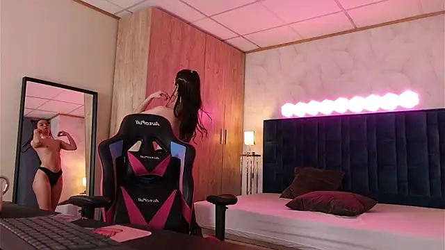 Czat XXX na żywo – LucyFever