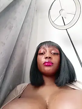 Busty_Bambi: онлайн-секс-чат