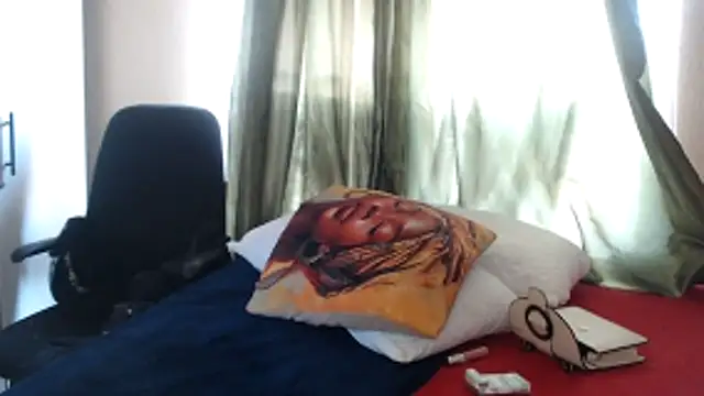 Chatroom XXX en direct de Foxybrownxx1