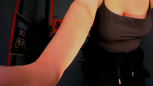 Chatroom XXX en direct de AnaMills