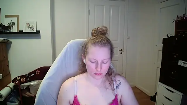 Girlnina-1995 Live XXX-chat