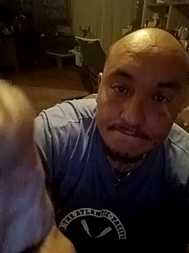 Dick4yourholes élő XXX-chatje