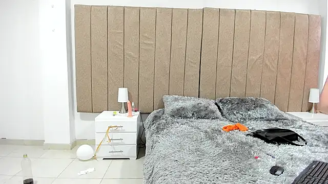 Show de valery_slim18 na webcam