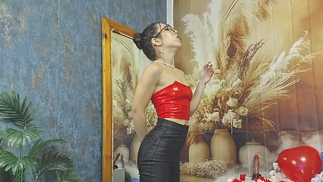 EmaLowe élő XXX-chatje