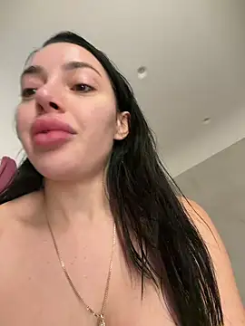 Chat +18 de MyaSplash ao vivo