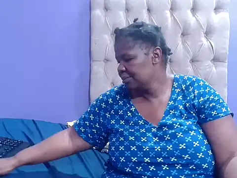 Chat XXX ao vivo de NaughtyChubbyZoe