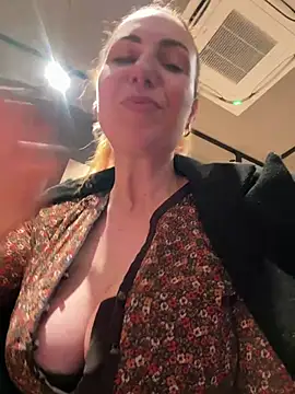 Chat XXX en directo de PervyxMilfxx