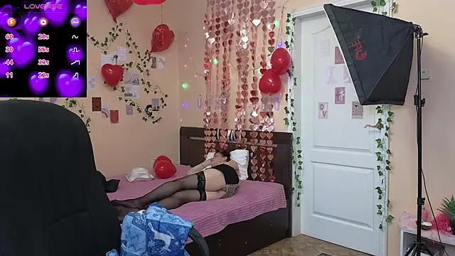 Ronda_Roni Chat XXX live