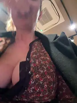 Czat XXX na żywo – PervyxMilfxx