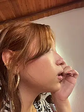 Alison_IvanovaのライブXXXチャット