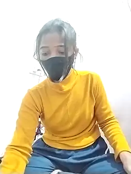 Chat XXX en directo de Cute-Naavya