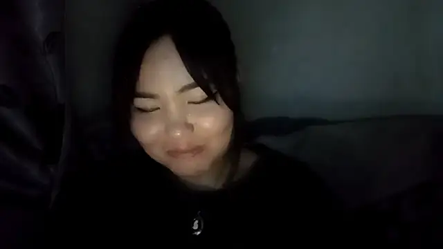 MollyAsian: онлайн-секс-чат