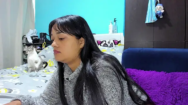 LazyandSniffer28 live XXX chat