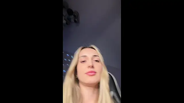 alicebedroom Adlı Modelin Canlı XXX Sohbeti