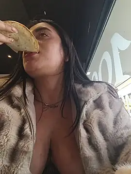 Онлайн чат XXX MissNyraSecret