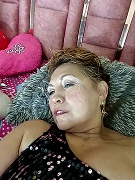 Chat +18 de Kazsandraa ao vivo