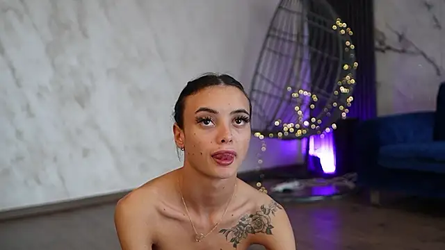 RachelRavee: онлайн-секс-чат