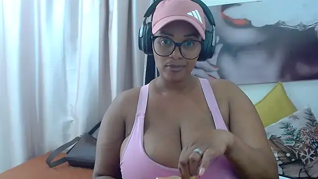 Stormy-Stella Live XXX Chat