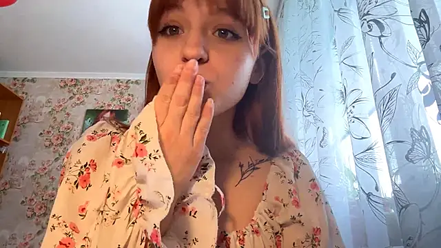 KatheyMichelfelder élő XXX-chatje