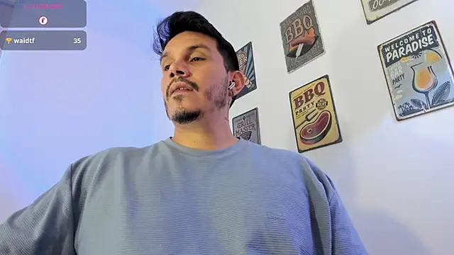 Show modela alejandro_stark na web-kameri