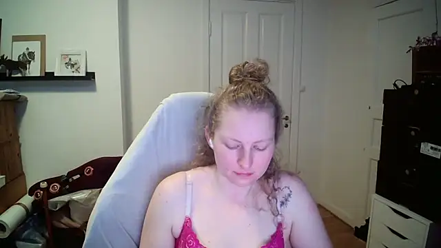 Girlnina-1995 – Naživo XXX chat