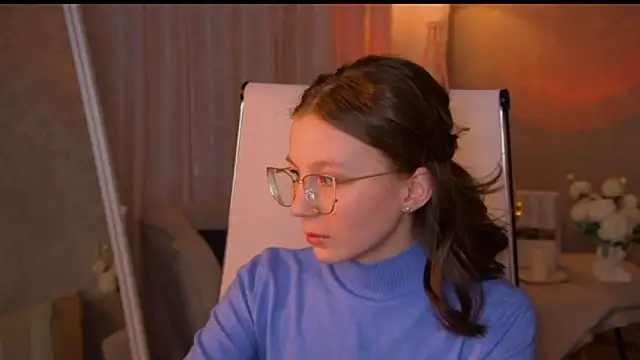 ElliFrankenweenie's Live XXX Chat