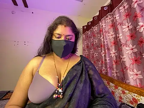 LouleyRanii Adlı Modelin Web Kamerası Şovu