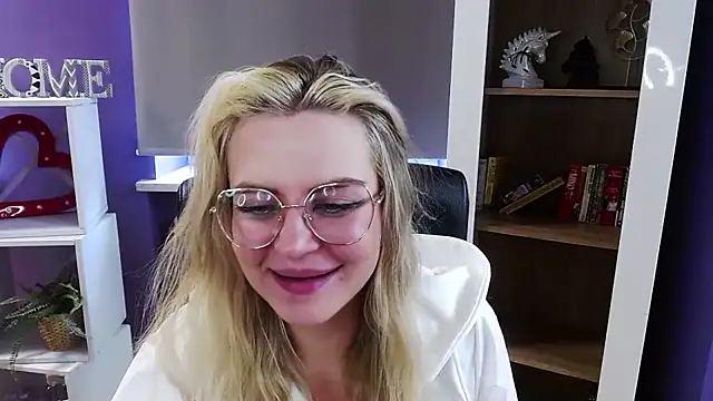 XXX chat uživo modela Zoey_Erotic