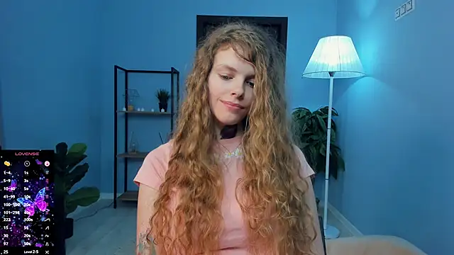 Chatroom XXX en direct de RayaNenlia