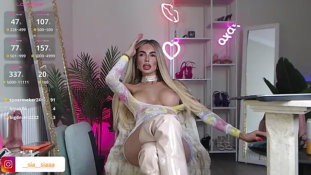 ArianaAriannaのライブXXXチャット