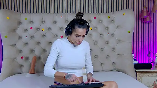 PlayfulShow Webcam show