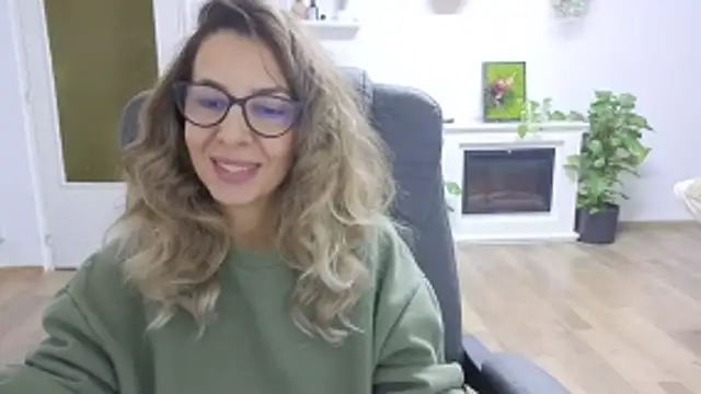 Chatroom XXX en direct de SukyGirl