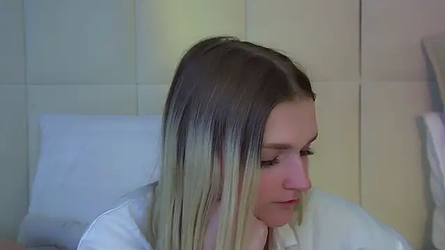 Show de AnnyRaii na webcam