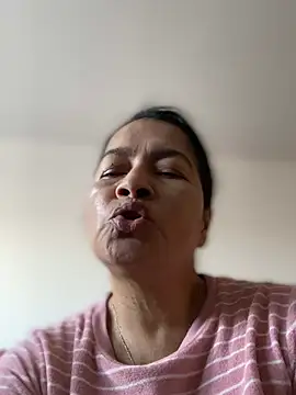 Jlo_69 Chat XXX in diretta