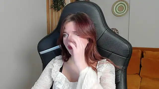 FreyaVey: онлайн-секс-чат