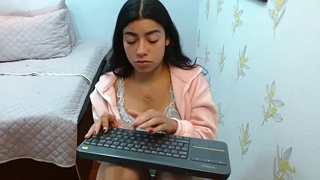 Laia_white Adlı Modelin Canlı XXX Sohbeti