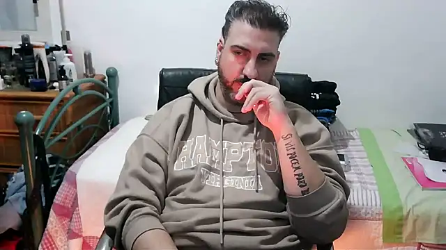 Italian_dark_desire Webcam show