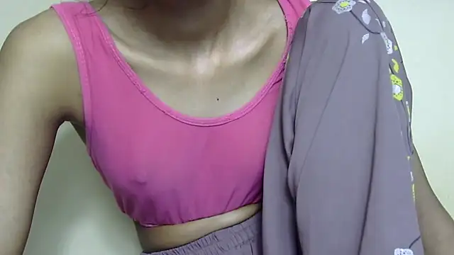 Chat XXX ao vivo de Anu_tiny