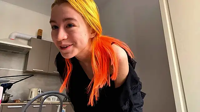 แชท XXX สดของ EmilyHein