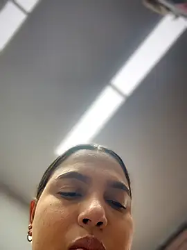 Chat +18 de Colibri_xxx ao vivo