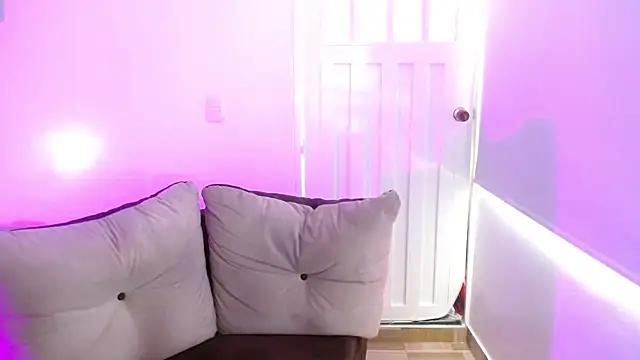 milfrousse Obrolan Langsung XXX