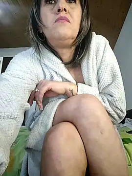 hornymilf72 – webcam-show