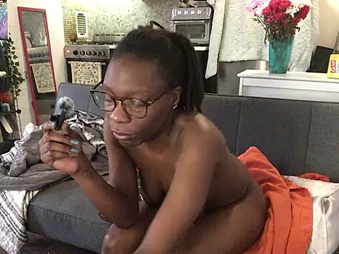 Chatroom XXX en direct de littyleesh1