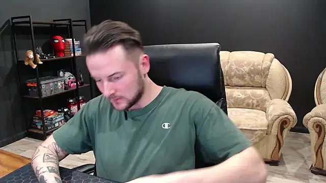 XXX chat uživo modela MihasikD