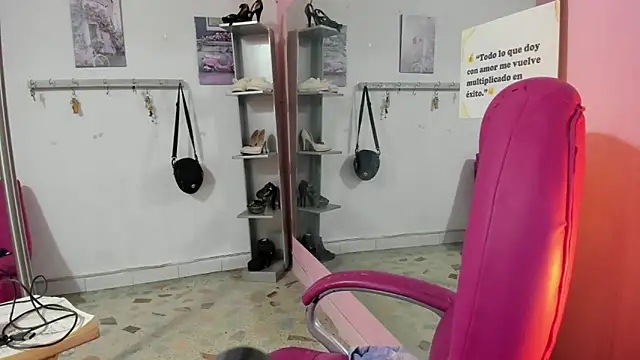 CAMILA--REY Live XXX-Chat