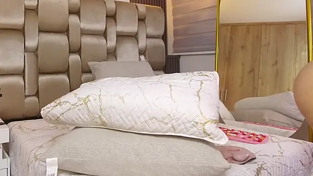 XXMILE Live XXX Chat