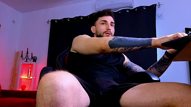 MightyAaron66 – Live XXX-chat