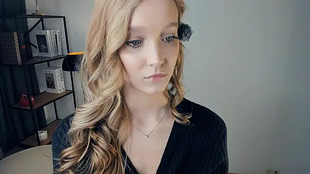 แชท XXX สดของ SerrenaAa